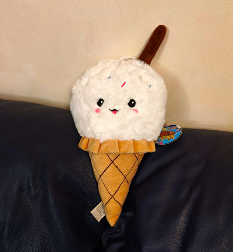 King cuddly ice cream - king, cone